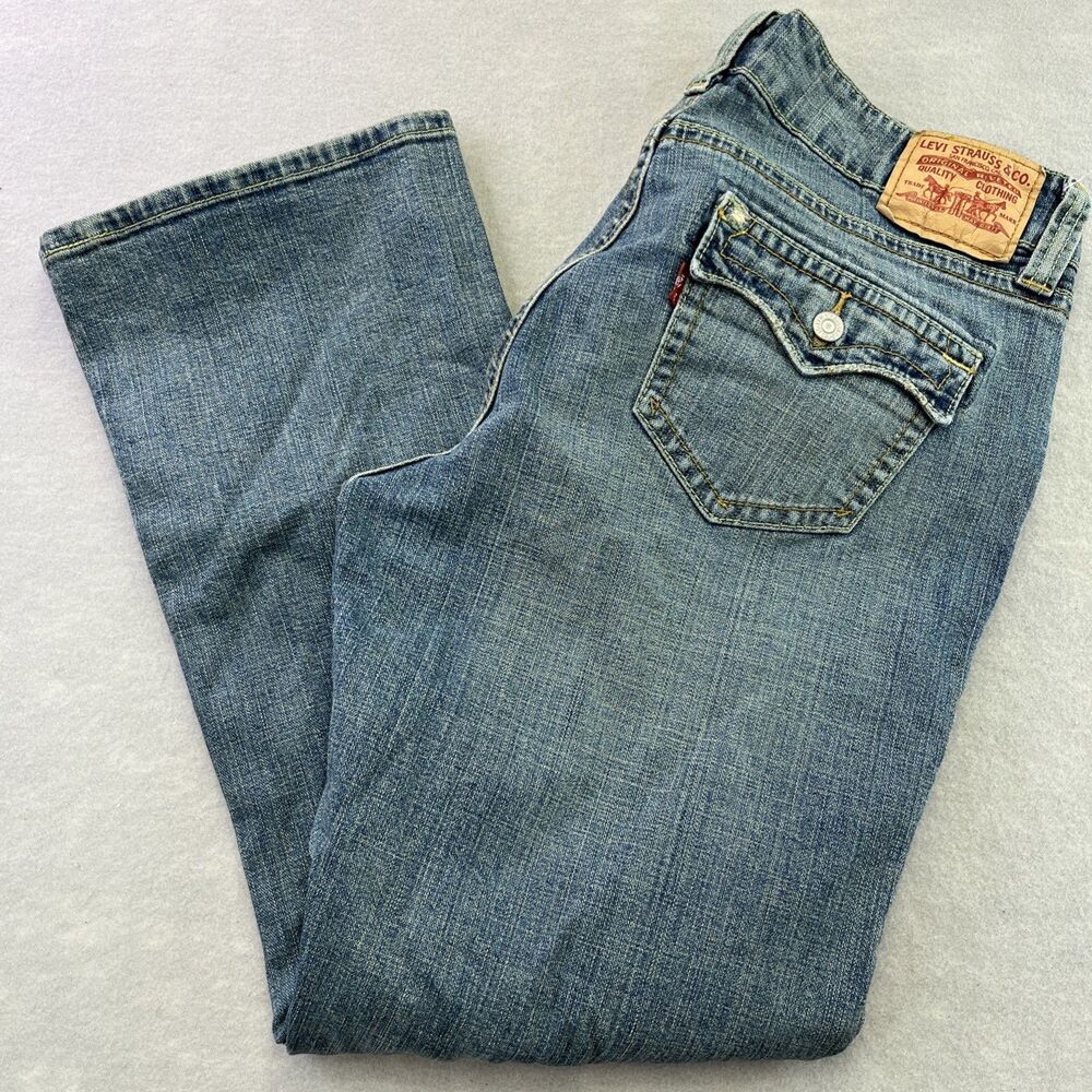 Levis 542 Lowrise Flare in Medium Blue Jeans Button Flap Pockets 16 M Y2K